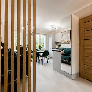 https://apartament-cali-poznan-urocze-winogrady.poznan-hotels.com